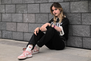 &nbsp; / ***