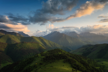 Morning in the mountains / ***