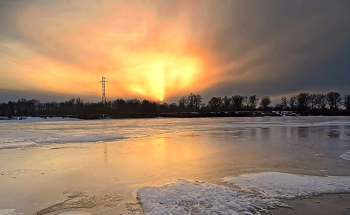 River sunset / ***