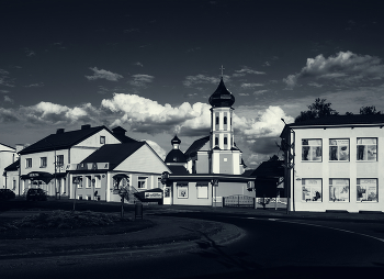 View of Trinity Cathedral / ***