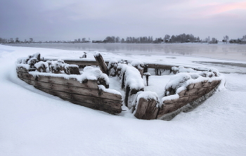 Old Boat / ***