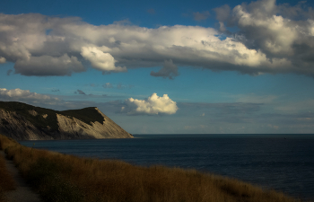 Under the clouds / ***