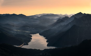 Lake in the Hills / ***
