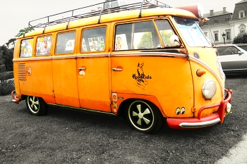 Orange / ***