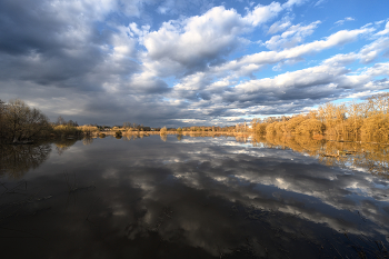Spring flood / ***