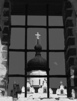 Domes / ***