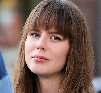 Julia / ***