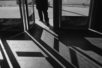 Exit / ***