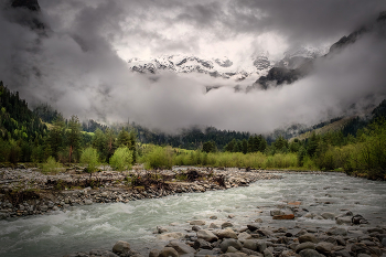 Mazeri Valley In Spring / ***