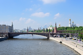 Moscow river / ***