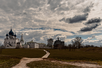 Suzdal Kremlin / ***