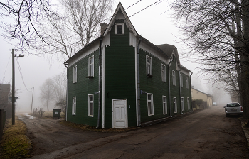 On the outskirts / ***