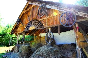 Hayloft / ***