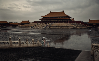 Palace / ***
