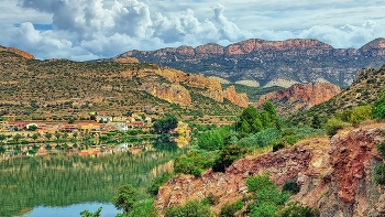 Sant Llorenç de Mongai - pantà i poble - La Noguera / Sant Llorenç de Mongai - pantà i poble - La Noguera