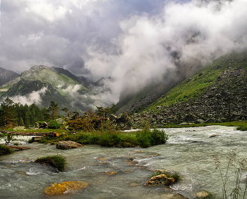 The Valley Myrdy / ***