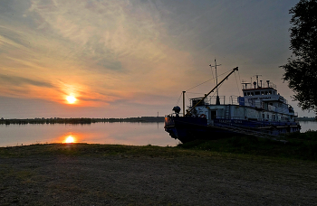 Sunset / ***