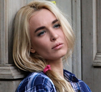 Julia / ***