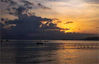 Crimean sunset / ***
