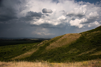 Before the storm / ***