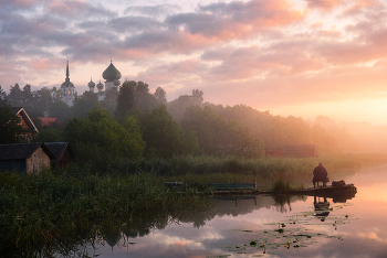 At dawn the morning ... / ***