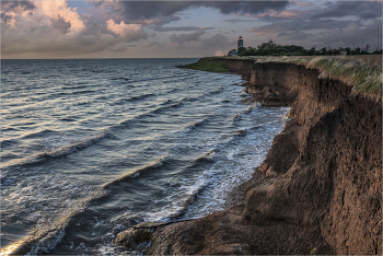 Lighthouse / ***