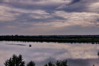 Mainly Cloudy. / ***