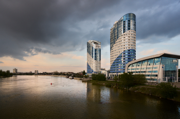 river city / ***
