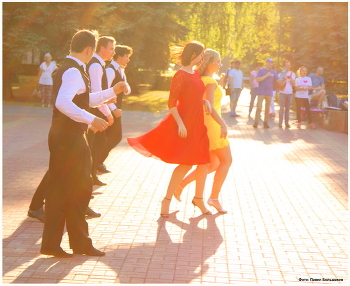Dance / ***