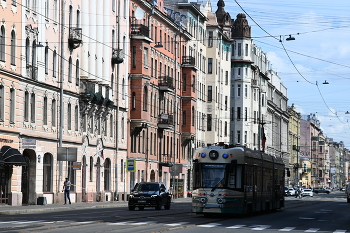 &nbsp; / ***