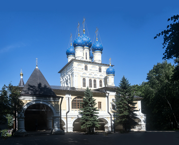 Church of the Kazan Icon of the Mother of God in Kolomenskoye / ***