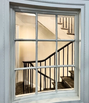 Window / ***