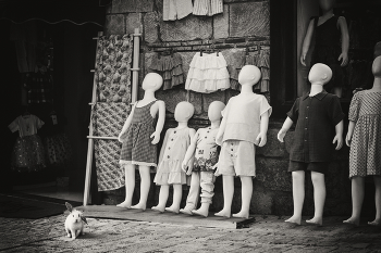 Children's World / ***