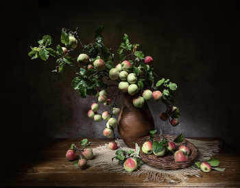 Apple ... / ***