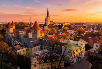 Old city / ***