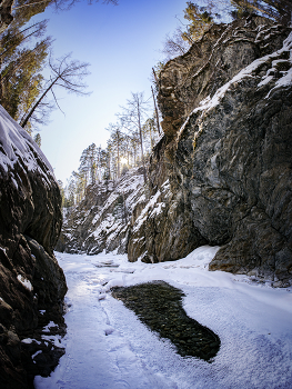 Ravine / ***