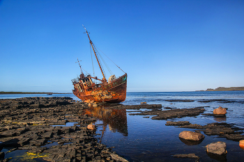Aground / ***