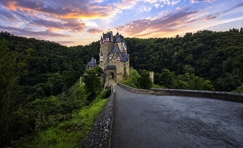 Eltz Castle / ***