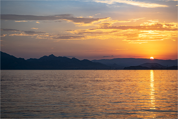 Crimean sunset / ***