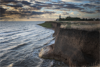 Lighthouse / ***