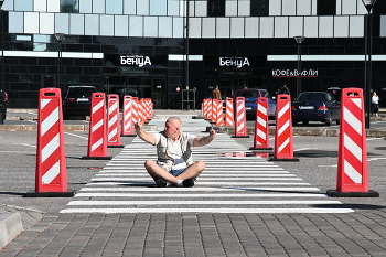 Little Buddha / ***