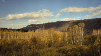 Warm October / ***