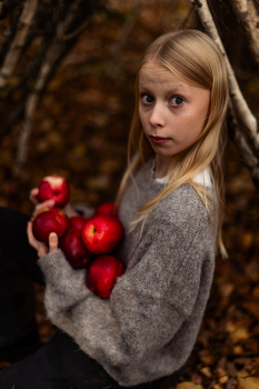 apple / ***