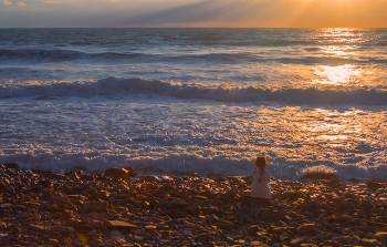 Girl and Sea / ***