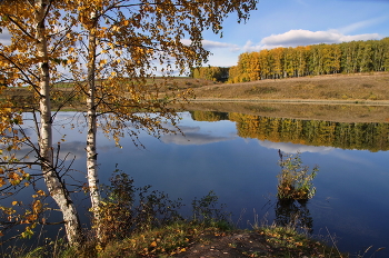 Warm October / ***