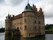 Castle on the water. / ***