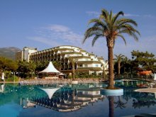 Early morning at the hotel / ***