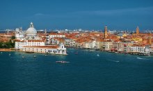 View of the Grand Canal with bird's-eye view / ***