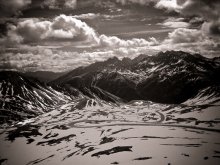 The road in the Alps / *****