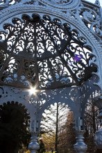 Lacy gazebo / Kat Tramell